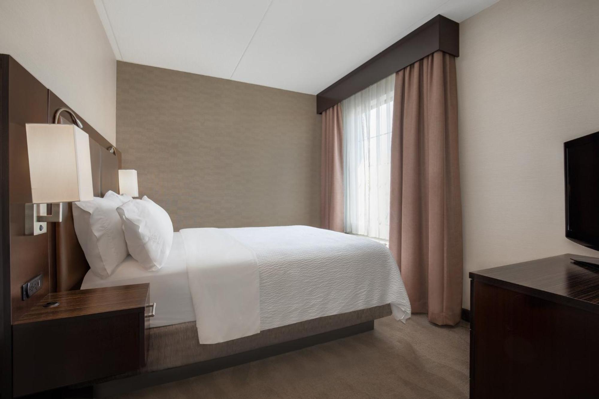 Holiday Inn Express Hotel & Suites Barrie By Ihg Kültér fotó