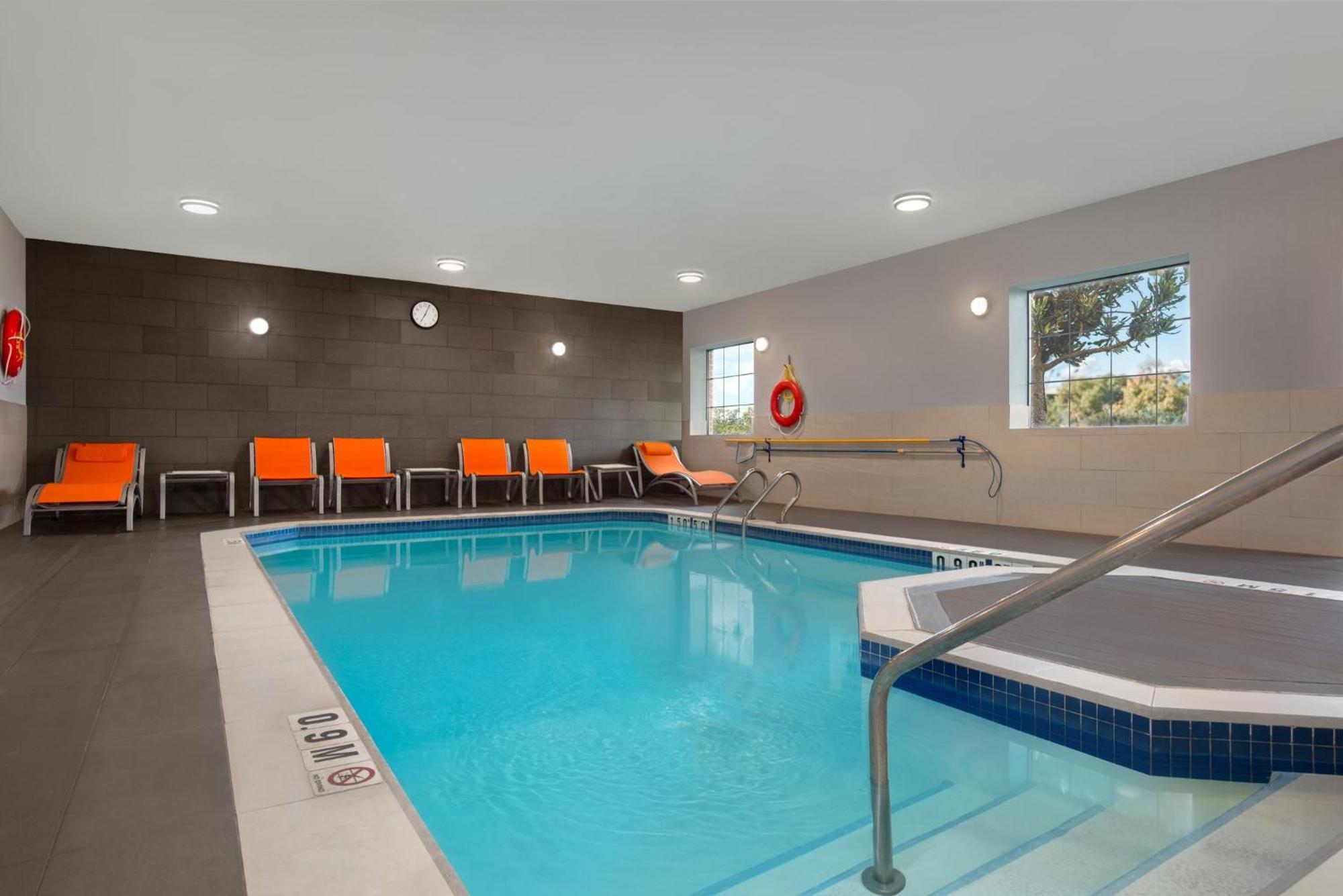 Holiday Inn Express Hotel & Suites Barrie By Ihg Kültér fotó