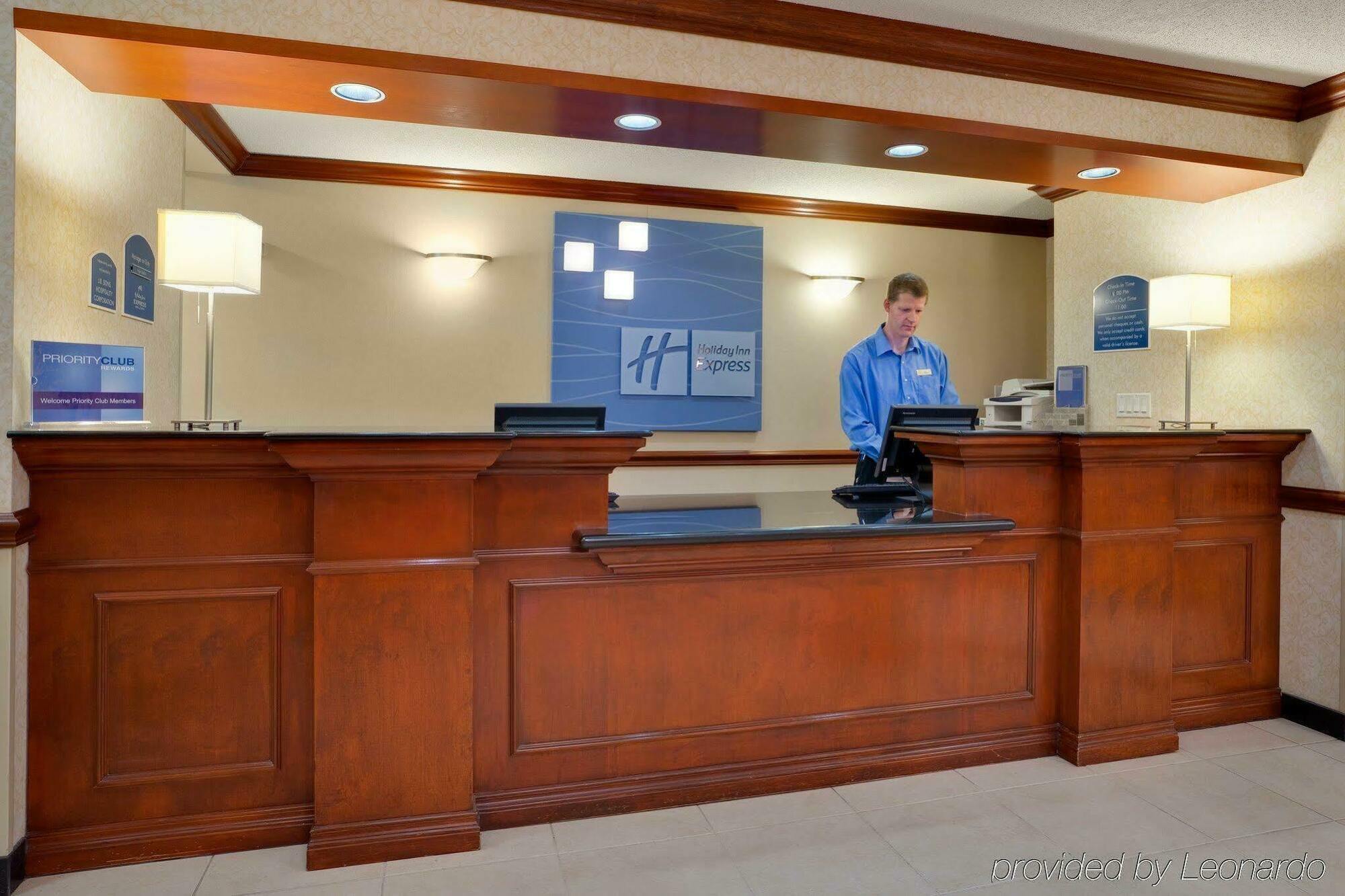 Holiday Inn Express Hotel & Suites Barrie By Ihg Beltér fotó